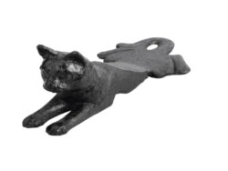 Dveřní klín kočka - Litinový dveřní klín. V hnědo-černém barevném provedení a dekoraci motivu ležící kočky. Rozměr v cm (ŠxHxV): 16,8x8x6,8. Obsah: neuvádí se. Materiál: litina.