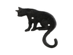 Háček Kočička - Litinový nástěnný háček/věšák. V hnědo-černém bareveném provedení litiny s dekorací motivu sedící kočky a 2-mi otvory pro přichycení ke stěně. Rozměr v cm (ŠxHxV): 10,8x3,9x15,3. Obsah: neuvádí se. Materiál: litina.