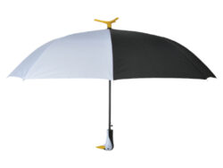 DOP Deštník s motivem tučňáka - Hedvábný deštník. S kovovou rukojetí opatřenou plastovým úchopem. V bílo-černém barevném zpracování, s tvarovaným úchopem rukojeti v motivu hlavy tučňáka a stojánkem ve stylu 3-nožky. Rozměr v cm (ŠxHxV): 101,5x101,5x79,3. Obsah: neuvádí se. Materiál: jemná hedvábná tkanina, ABS, železo.