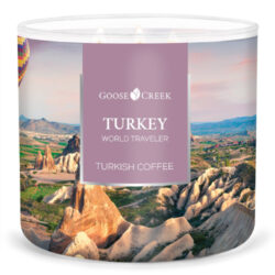 Svíčka WORLD TRAVELER 0,41 KG TURKEY - TURKISH COFFEE, aromatická v dóze - Vonn svky ve skle svkem, temi knoty a dlkou hoen vce jak 35 hodin. Uijte si rozmanitost vn a rovnomrn hoen, kter pinej svky Goose Creek.