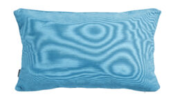 Polštář dekorační 45X45, modrá|Panama aqua OUTDOOR - Dekorativní polštář opatřen kvalitním zipem, díky čemuž se dobře udržuje. Tato ekologická textilie je ze 70% složená z recyklovaných vláken. Vhodnost pro venkovní použití a změnu barvy má tato textilie známku 5 z 8, což znamená, že po dlouhodobém používání a vystavování slunci může změnit barvu. Tato textilie je měkká a příjemná, proto je vhodná pro venkovní použití na stanovišti chráněném před vlivy počasí.
Složení: 50% bavlna, 45% polyester, 5% ostatní recyklovaný materiál
Váha: 0,45kg