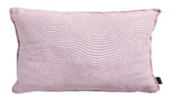 Polštář dekorační 45X45, růžová|Panama soft pink OUTDOOR - Dekorativní polštář opatřen kvalitním zipem, díky čemuž se dobře udržuje. Tato ekologická textilie je ze 70% složená z recyklovaných vláken. Vhodnost pro venkovní použití a změnu barvy má tato textilie známku 5 z 8, což znamená, že po dlouhodobém používání a vystavování slunci může změnit barvu. Tato textilie je měkká a příjemná, proto je vhodná pro venkovní použití na stanovišti chráněném před vlivy počasí.
Složení: 50% bavlna, 45% polyester, 5% ostatní recyklovaný materiál
Váha: 0,45kg