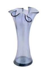 Váza, pr.20x30cm, blankytně modrá - Objevte nai irokou kolekci uniktnch vz z recyklovanho skla. Prozkoumejte nai nabdku a najdte ten sprvn kousek pro v domov.